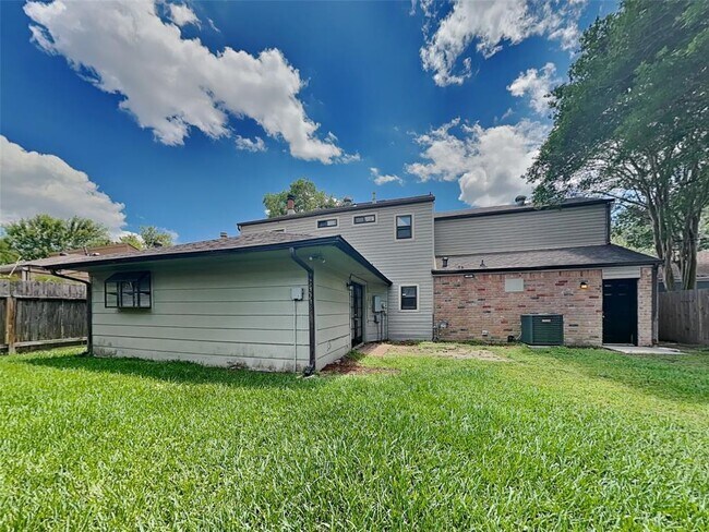 Building Photo - 16726 Britford