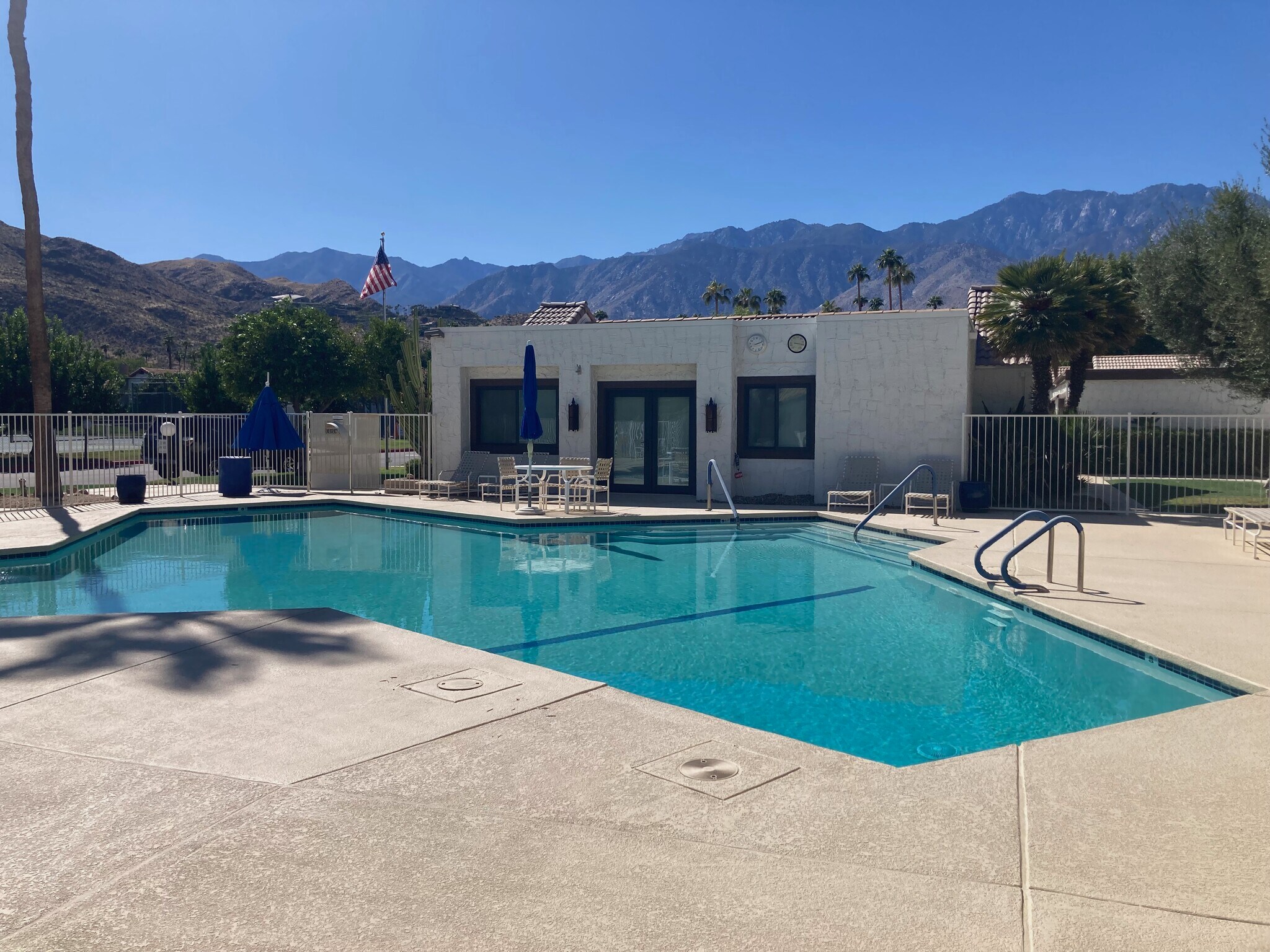 Building Photo - 2330 Miramonte Cir E