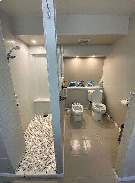 Building Photo - 68-151 Au St