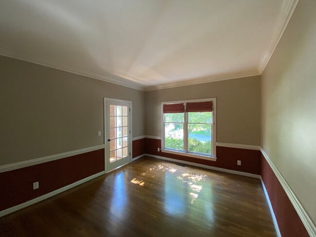Building Photo - 1800 Curraghmore Rd