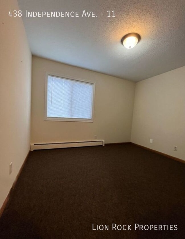Building Photo - Charming Two Bedroom in the heart of Champ...