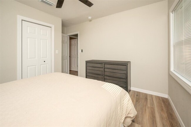 Building Photo - 3806 SW 18th St