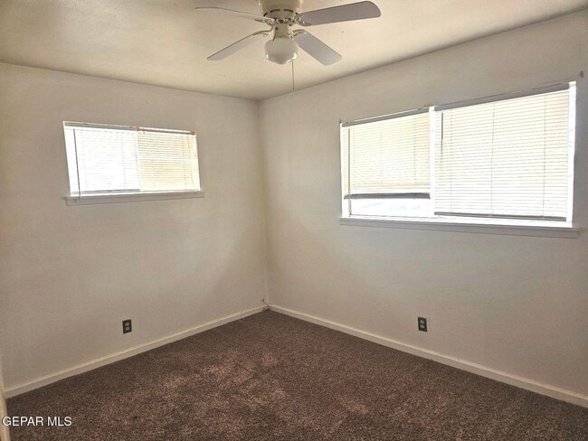 Building Photo - 3411 Garnet Dr