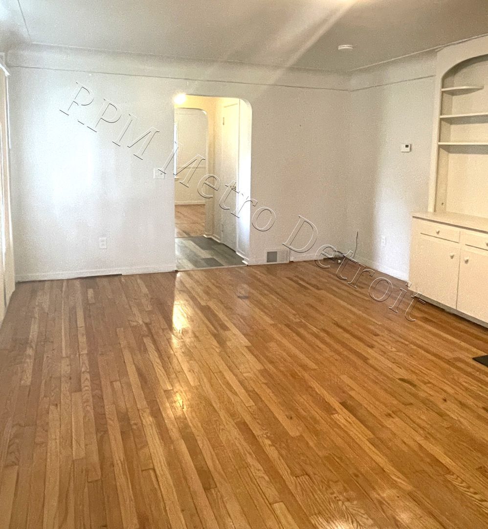 Building Photo - 32851 Linderman Ave
