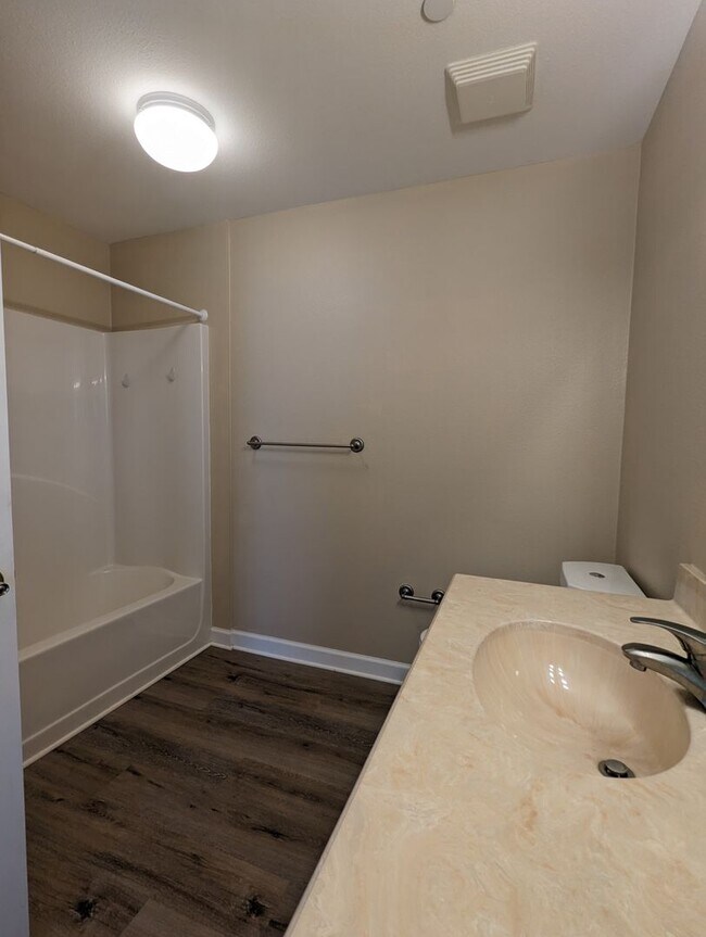 Building Photo - Beautiful One Bedroom Apartment in Fort Walton Beach!