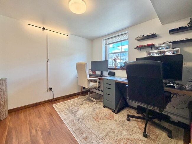 Building Photo - 196 6th St