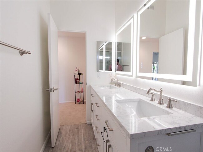 Building Photo - 835 Amigos Way