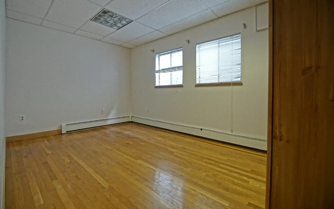 Building Photo - 341 Summer St