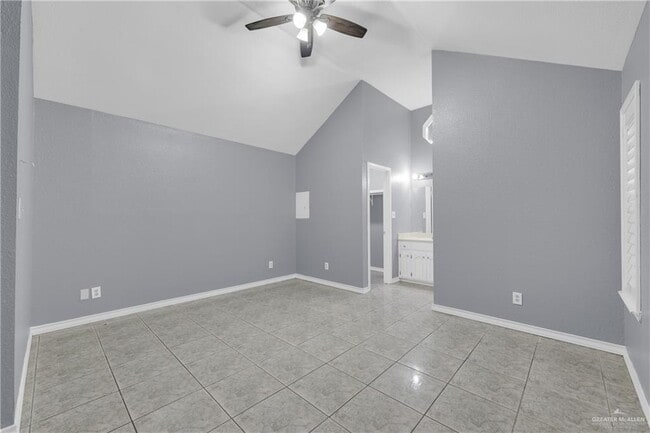 Building Photo - 7538 Camelot Dr