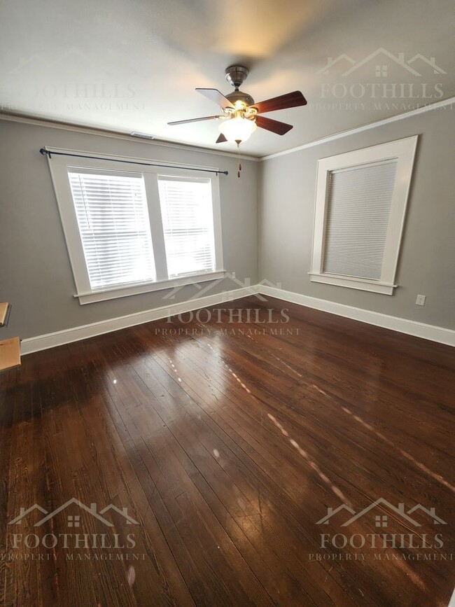 Building Photo - 709 E Calhoun St