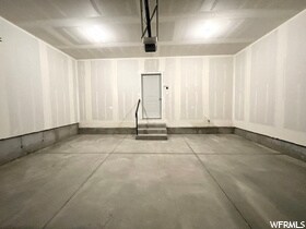 Building Photo - 899 N 1120 E