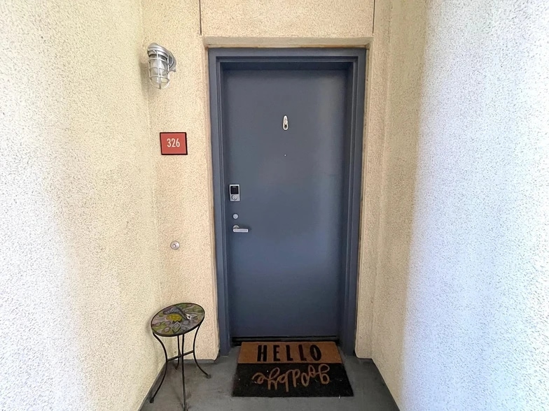 Unit front door - 835 Locust Ave