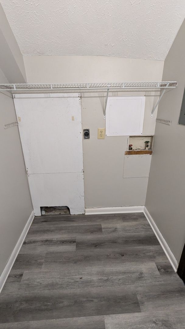 Building Photo - MN Cedar Village (801)