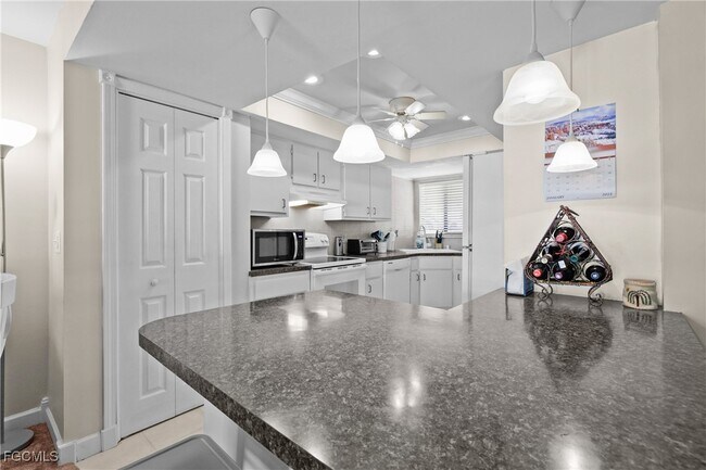Building Photo - 1203 SW 48th Terrace