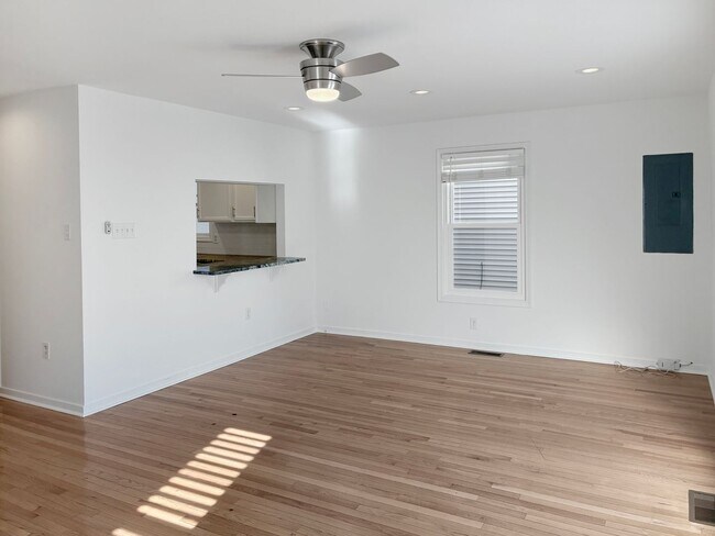 Building Photo - Modern 3 Bedroom in Manchester - $300 off your first month!