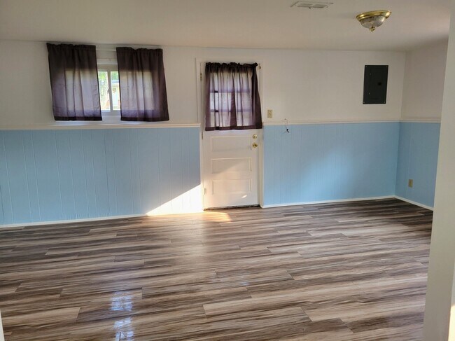 Building Photo - 609 Southland Ave