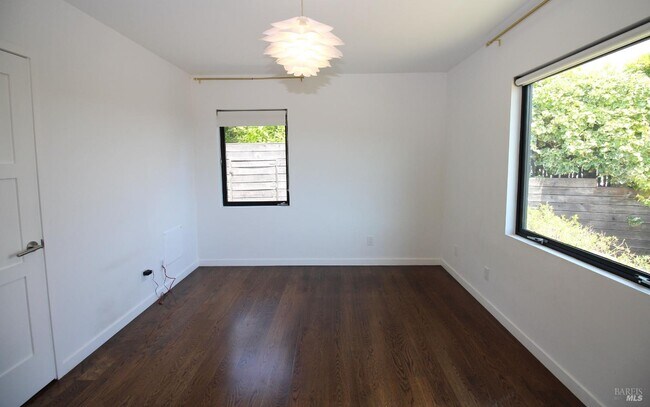 Building Photo - 19 Bayview Terrace