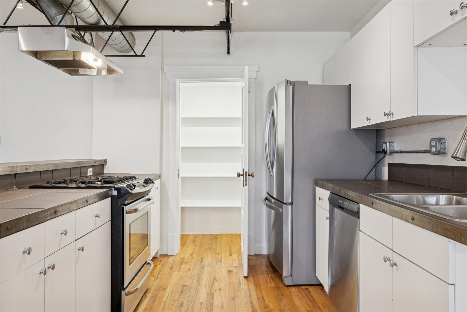 Building Photo - 117 Elati St Unit #2
