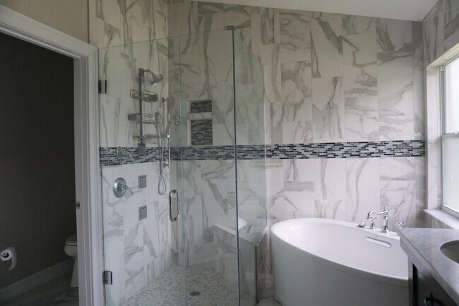 Building Photo - Pool Home in Oak Valley