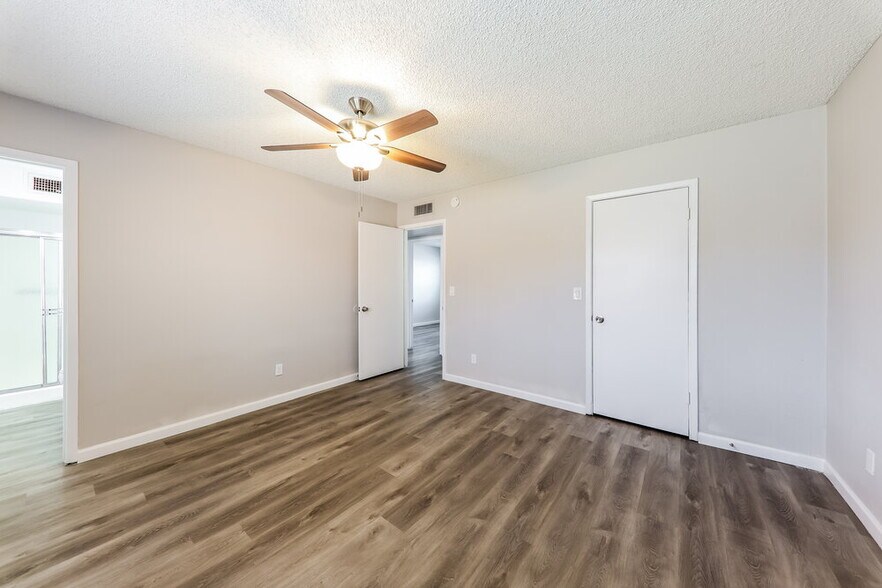 Building Photo - 18417 N 55th Dr