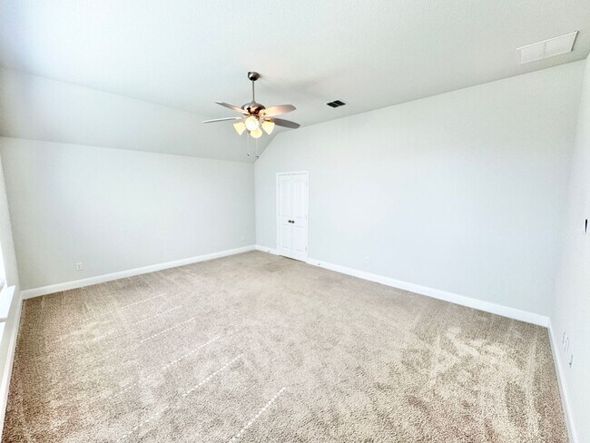 Building Photo - Argyle ISD! 3 Bed 2 Bath Home in PERFECT Location