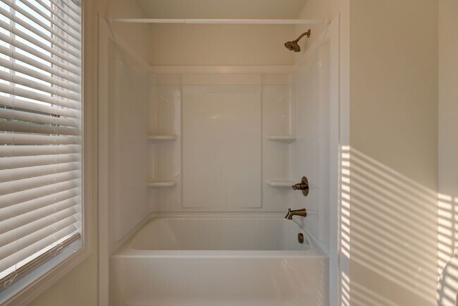 Building Photo - 1385 Harmon Ln