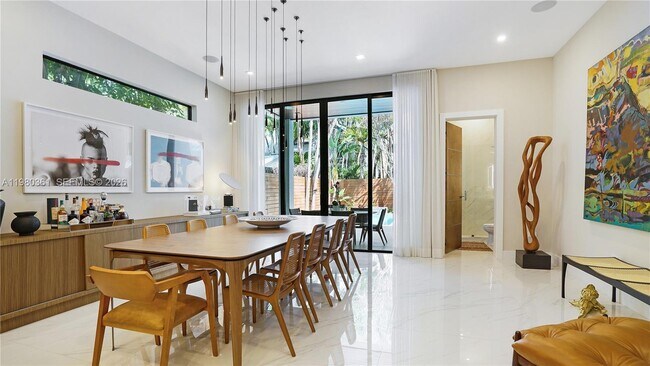 Building Photo - 3075 Mary St