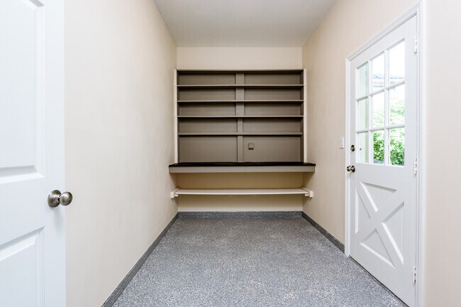 Building Photo - 119 Rio Pinar Dr