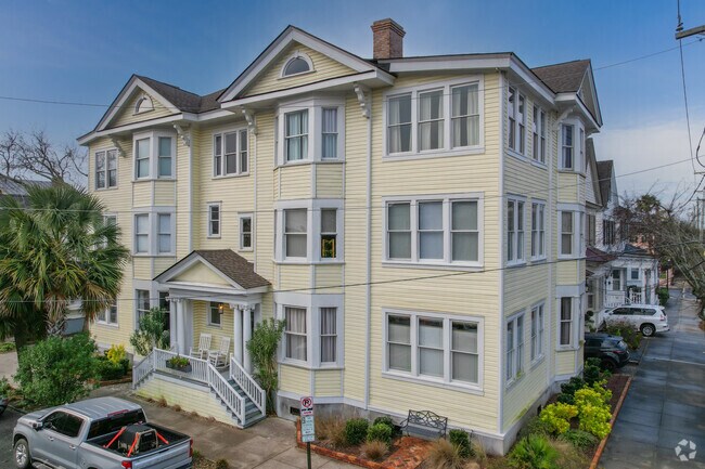 Primary Photo - 201 Broad St