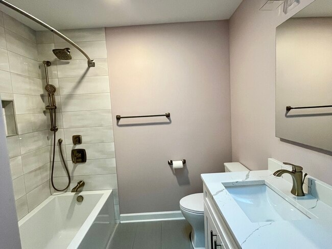 Building Photo - 1422 Dorothy Dr