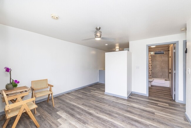 Building Photo - Nanakuli - across BEACH 2/1/1pkg $2,200/mo...