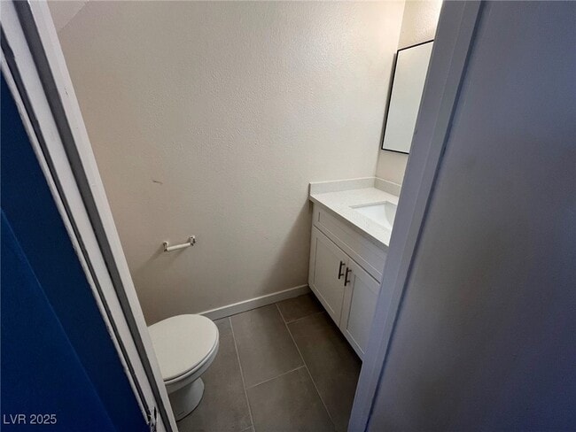 Building Photo - 2112 Sun Ave