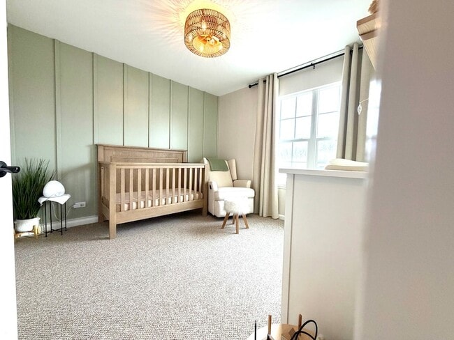 Building Photo - 362 Broadmoor Ln