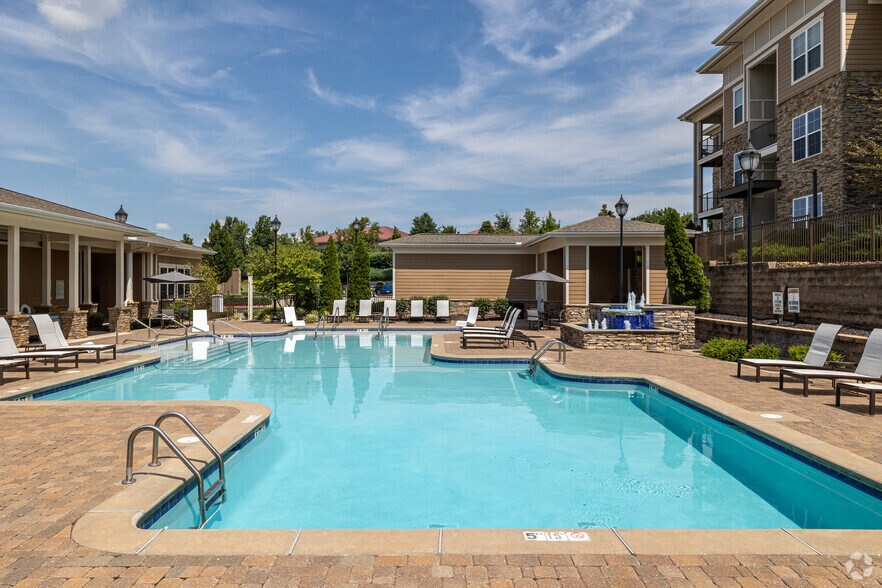 Primary Photo - The Promenade Apartments at Pinnacle Hills