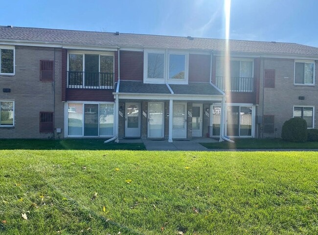 Primary Photo - 306 Sunset Ln
