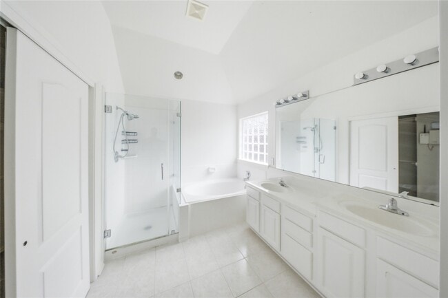 Building Photo - 2415 Mills Creek Dr