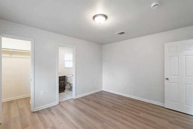 Building Photo - 8408 Staunton Dr