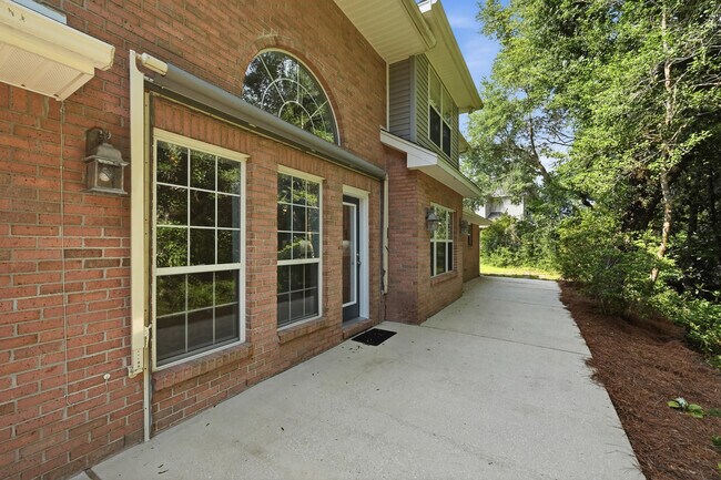 Building Photo - 316 Branch Hill Park