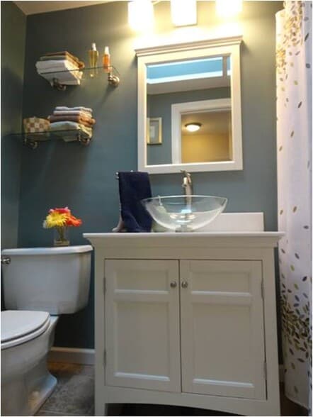 Upstairs Bathroom - 478 Hermit St