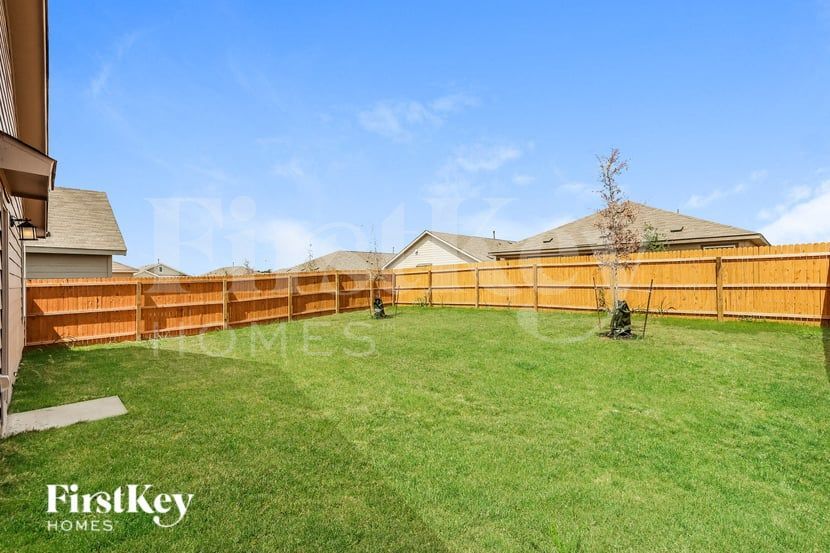 Building Photo - 10627 Erinita Way