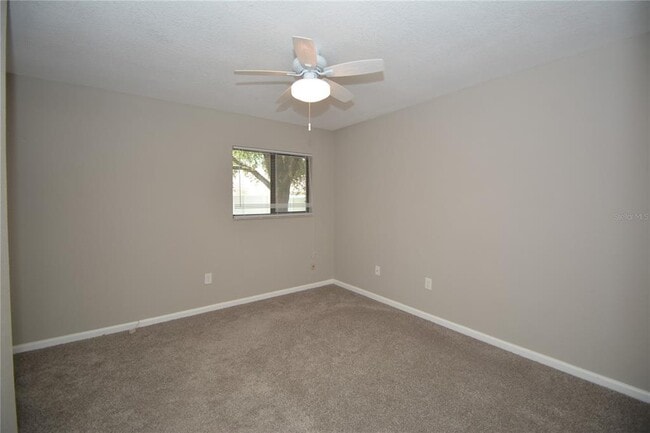 Building Photo - 17 Evansville Ln