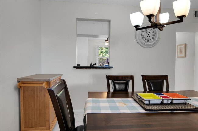 Building Photo - 260 NW 76th Ave