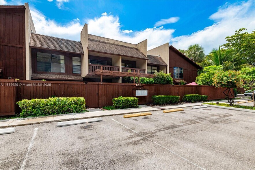 Building Photo - 6455 SW 116th Pl