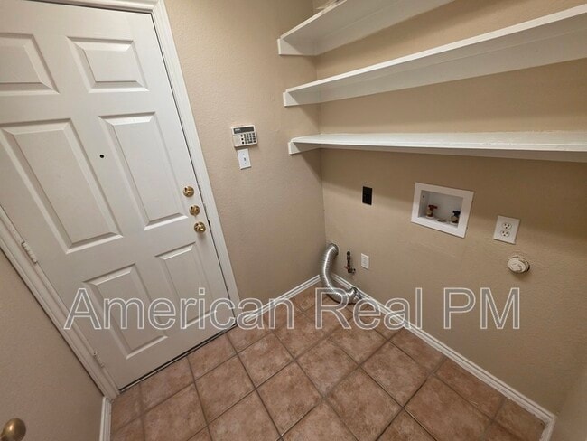 Building Photo - 8209 Bulrush Dr