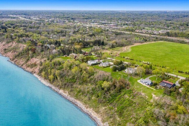 Building Photo - 12650 N Lake Shore Dr