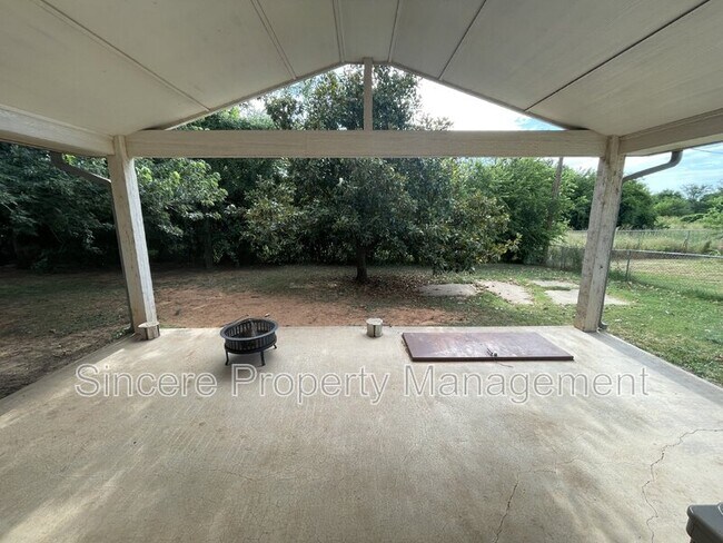 Building Photo - 120 N Ranchwood Blvd