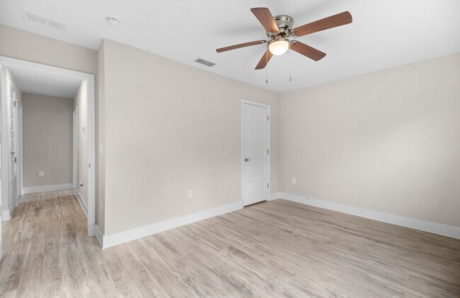 Building Photo - 13050 Hartung Ave