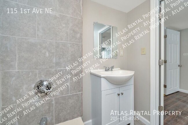 Building Photo - 115 1st Ave NE