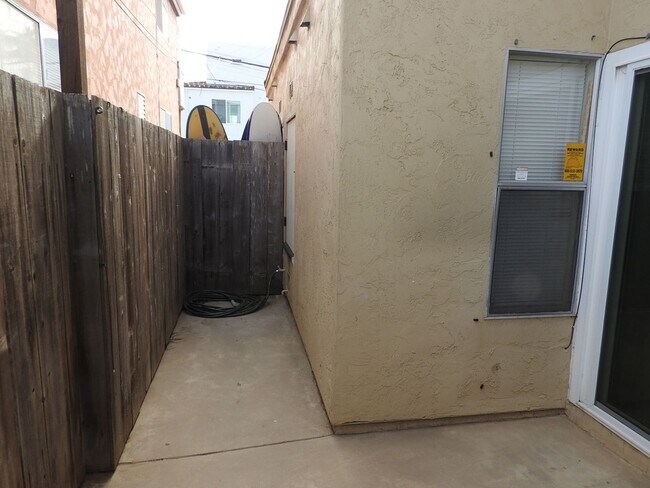 Building Photo - 4845scru
