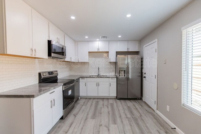 Building Photo - 4644 E Caballero St